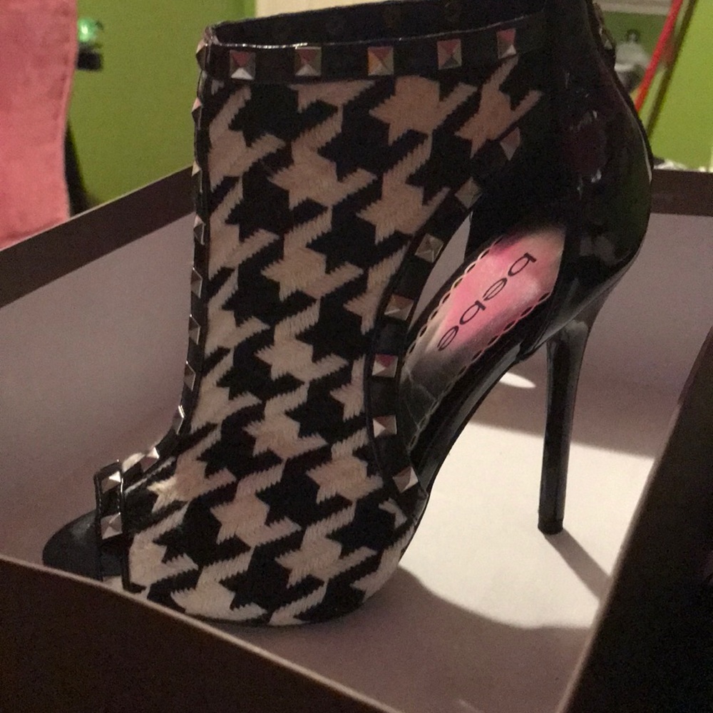 Black/White patterned 3.5 inch heels/booties size7